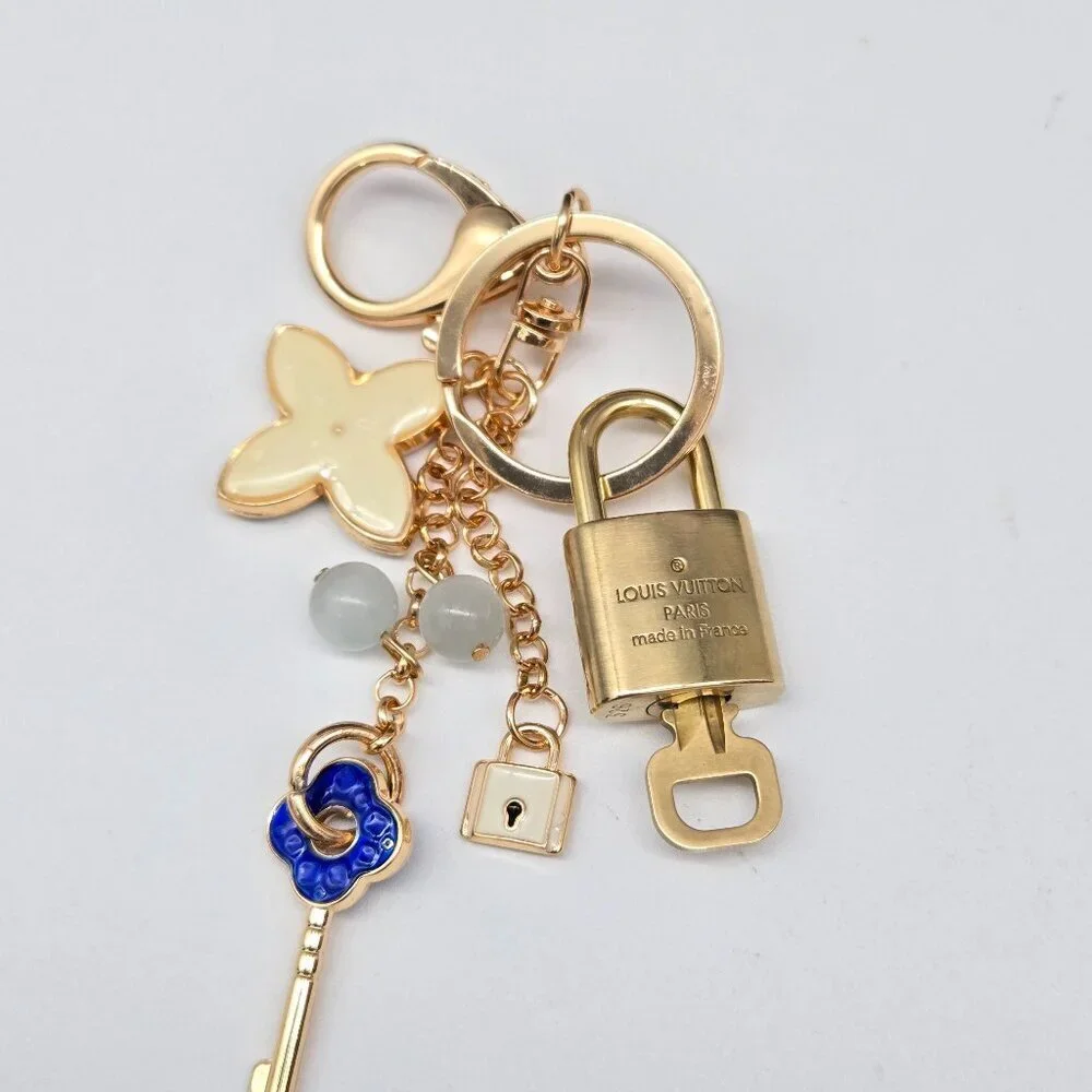 Louis Vuitton Gold Lock & Key 🔑 Authentic LV Unbranded Keychain Charm - Picture 4 of 10